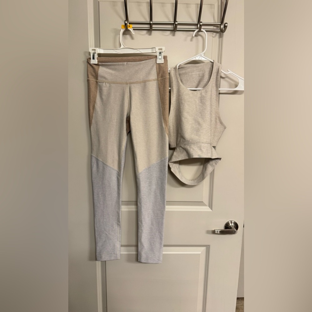 Outdoor voices workout set